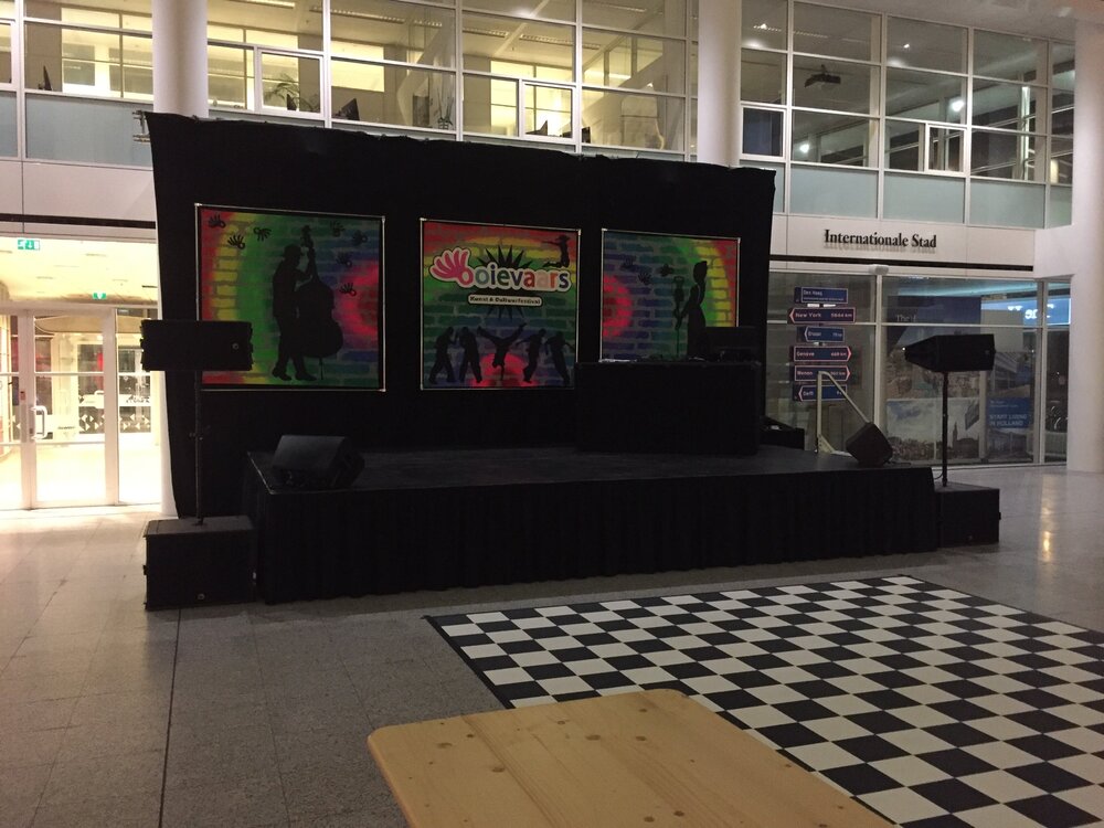 Dansvloer PVC zwart/wit geblokt 4*4m