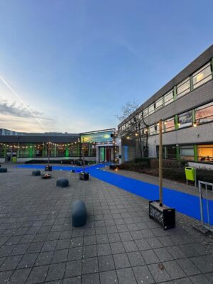 Prikkabel set | 3x houten paal op basalsteel